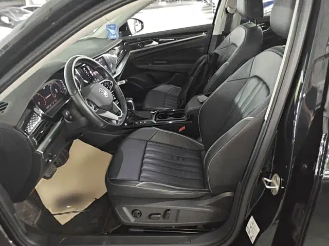 Volkswagen Passat — Фото автомобиля 14