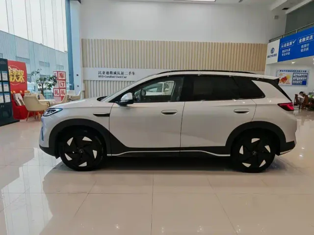 BYD Sealion 05 EV — Фото автомобиля 13