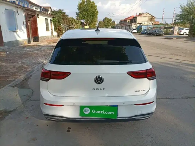 Volkswagen Golf — Фото автомобиля 5