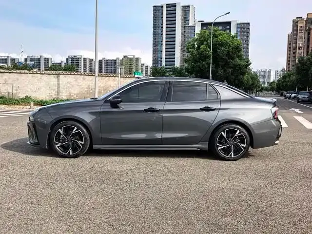 Lynk & Co 03 — Фото автомобиля 11