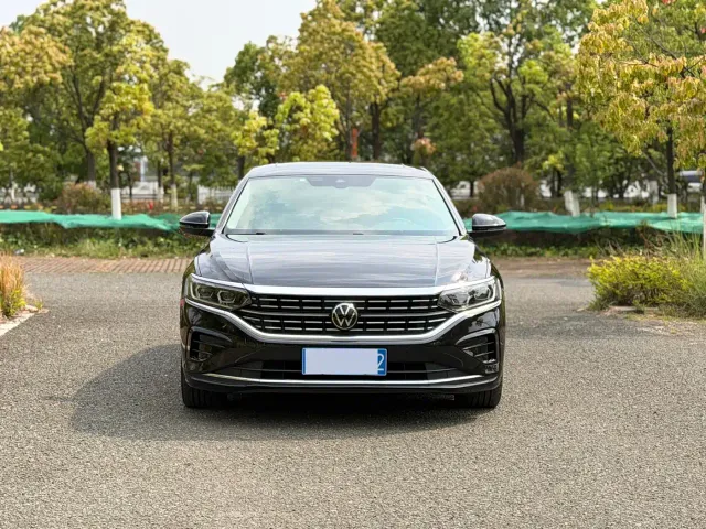 Volkswagen Passat — Фото автомобиля 2