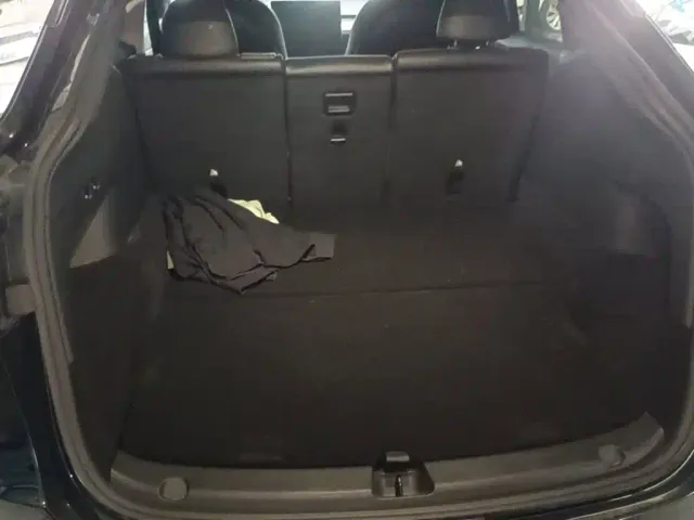 Tesla Model Y — Фото автомобиля 18
