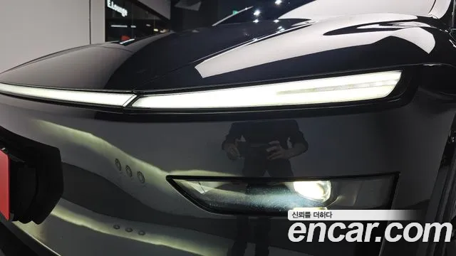 Tesla Model Y — Фото автомобиля 18