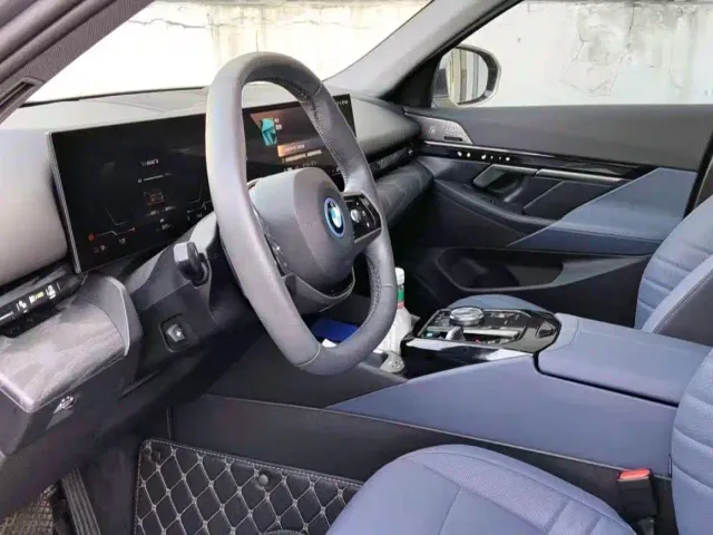 BMW i5 — Фото автомобиля 6