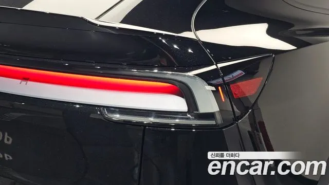 Tesla Model Y — Фото автомобиля 8
