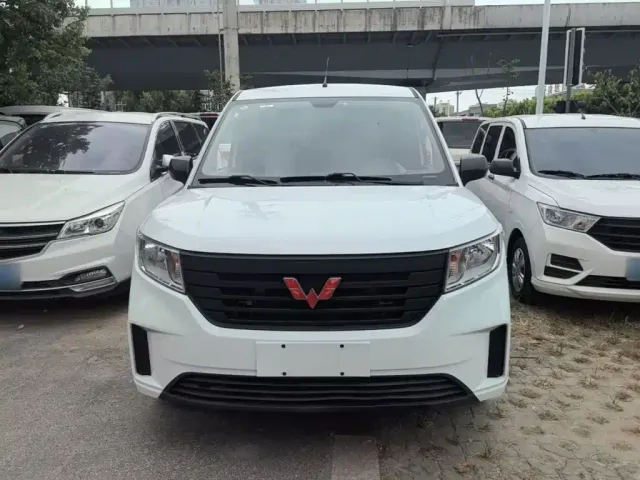 Wuling Hongguang Plus — Фото автомобиля 2