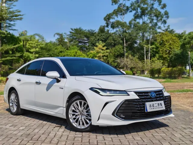 Toyota Avalon — Фото автомобиля 3