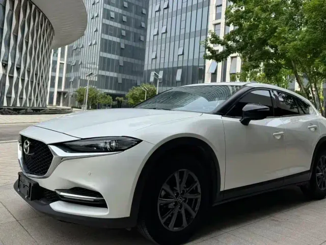 Фотография автомобиля — Mazda CX-4