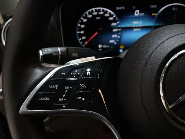 Mercedes-Benz E-Class — Фото автомобиля 16