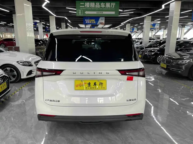 Wuling Jiachen — Фото автомобиля 9