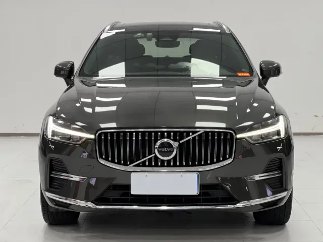 Volvo XC60 — Фото автомобиля 2