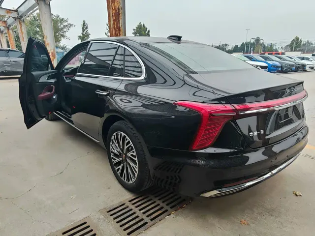 Hongqi H5 — Фото автомобиля 7