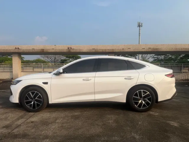 BYD Qin L — Фото автомобиля 5