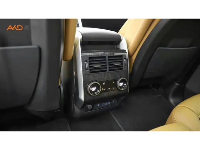 Land Rover Range Rover Sport — Фото автомобиля 9