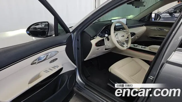 Genesis GV70 — Фото автомобиля 15