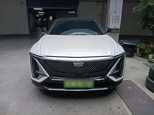 Cadillac Lyriq — Фото автомобиля 2