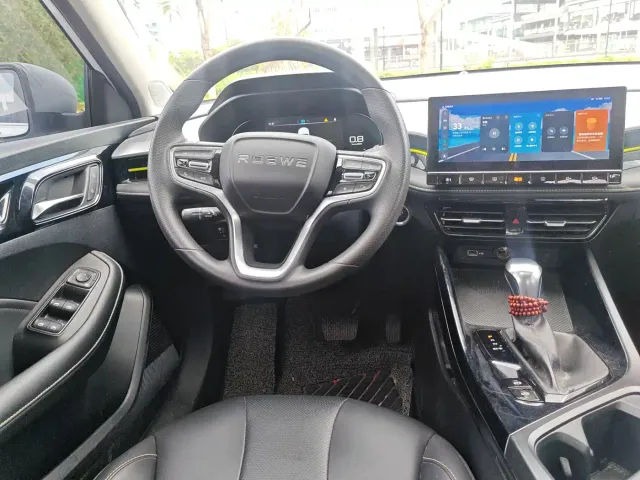 Roewe i5 — Фото автомобиля 9