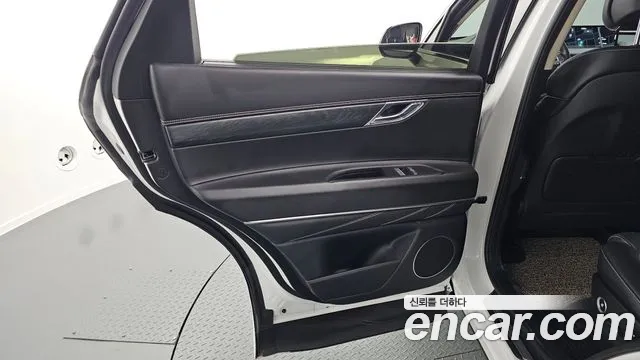 Genesis GV80 — Фото автомобиля 14