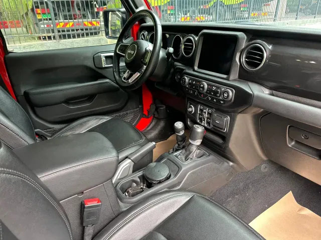 Jeep Wrangler — Фото автомобиля 14