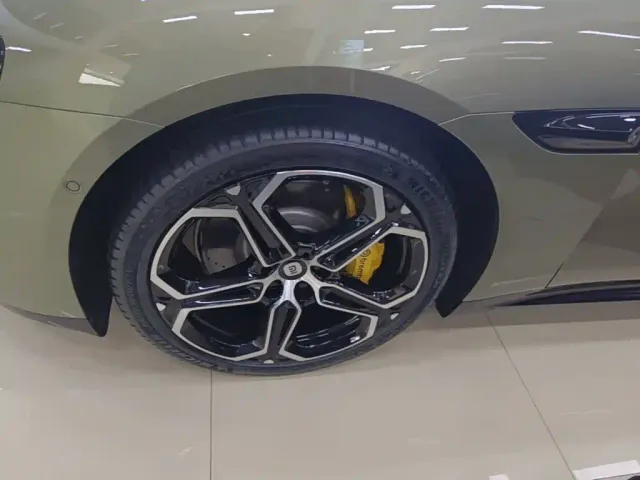 Xiaomi SU7 — Фото автомобиля 22