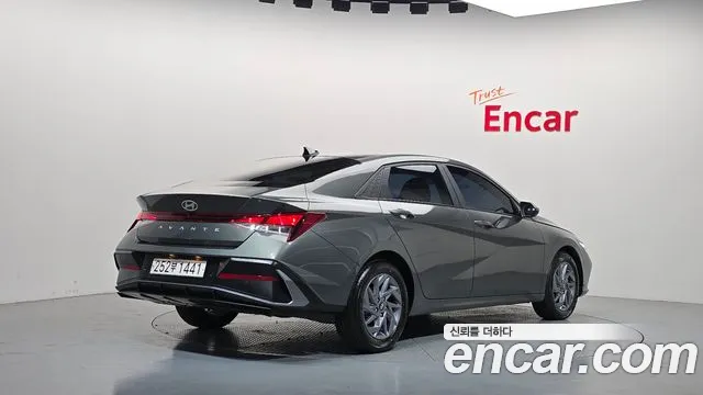 Hyundai Avante CN7 — Фото автомобиля 2