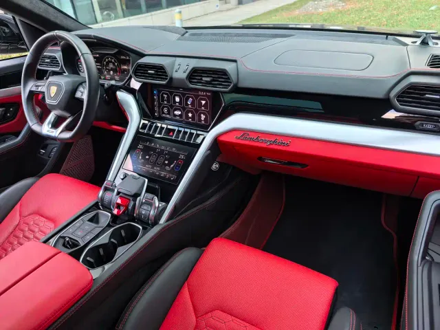 Lamborghini Urus — Фото автомобиля 17