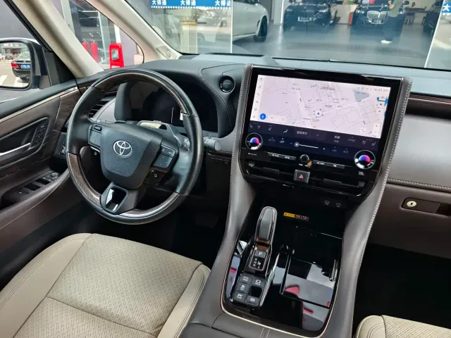 Toyota Alphard — Фото автомобиля 11