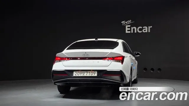 Hyundai Avante CN7 — Фото автомобиля 4