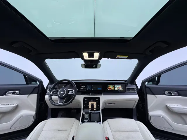 Li Auto ONE — Фото автомобиля 15
