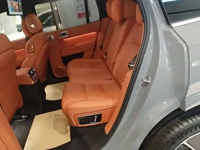 Li Auto L7 — Фото автомобиля 16