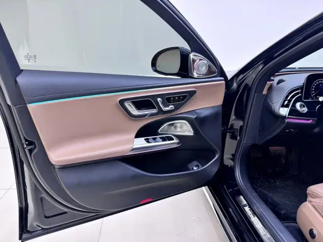 Mercedes-Benz E-Class — Фото автомобиля 8