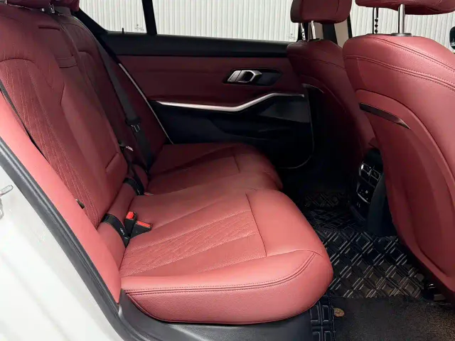 BMW 3 Series — Фото автомобиля 10