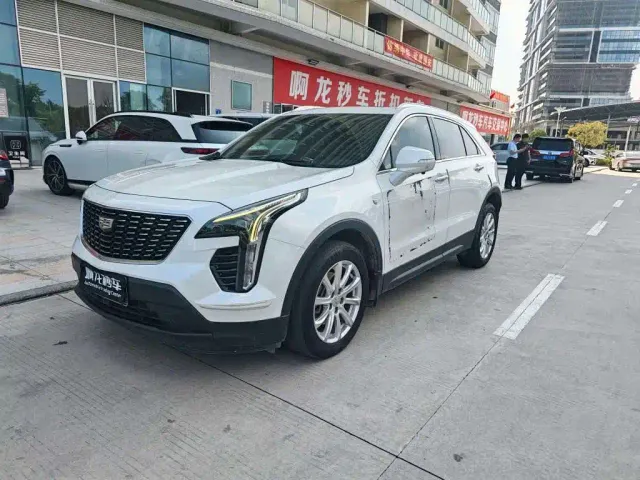 Фотография автомобиля — Cadillac XT4
