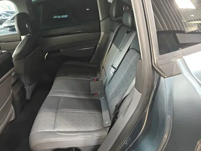 ZEEKR Zeekr 7X 2025 Model 75kWh RWD Smart Driving Edition — Фото автомобиля 16