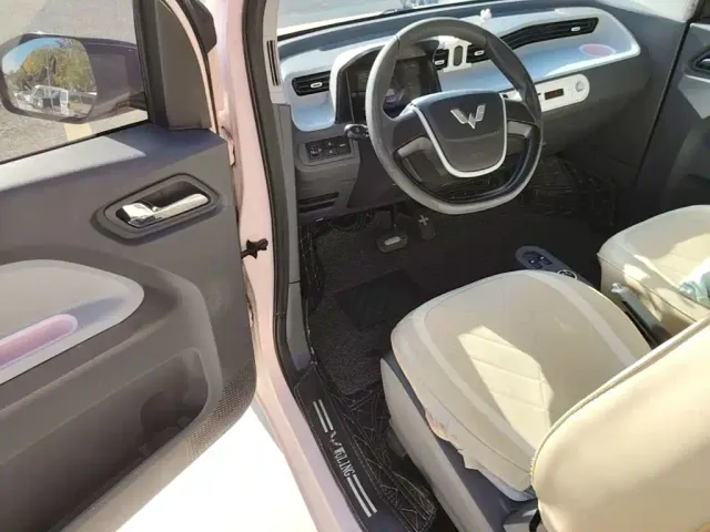Wuling Hongguang Mini EV — Фото автомобиля 15