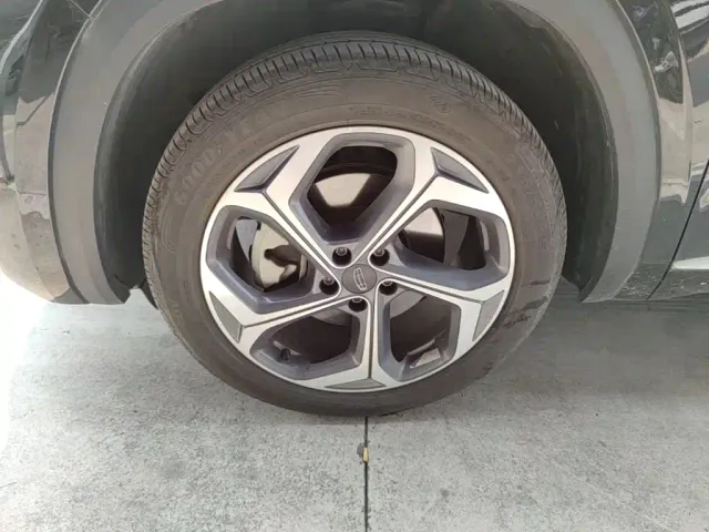 Geely Xingyue L — Фото автомобиля 22