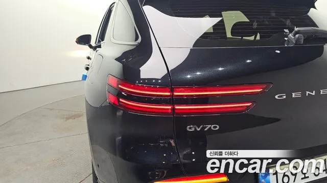 Genesis GV70 2.5T Бензин 2WD — Фото автомобиля 22