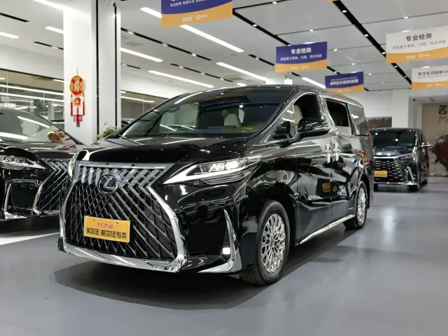 Lexus LM — Фото автомобиля 2