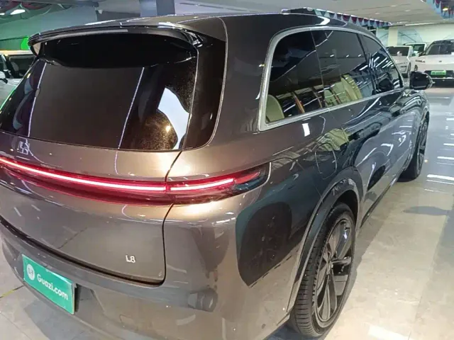 Li Auto L8 — Фото автомобиля 6