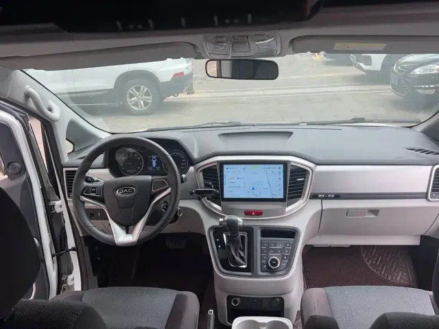 JAC Refine M4 — Фото автомобиля 8