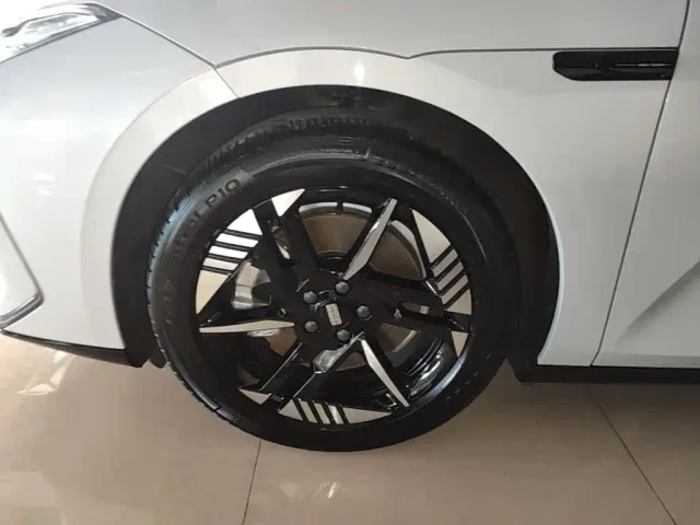 Geely Galaxy E8 — Фото автомобиля 22