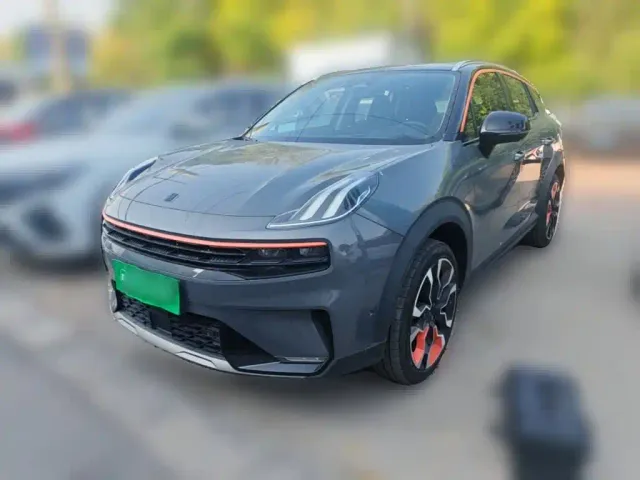 Фотография автомобиля — Lynk & Co 06