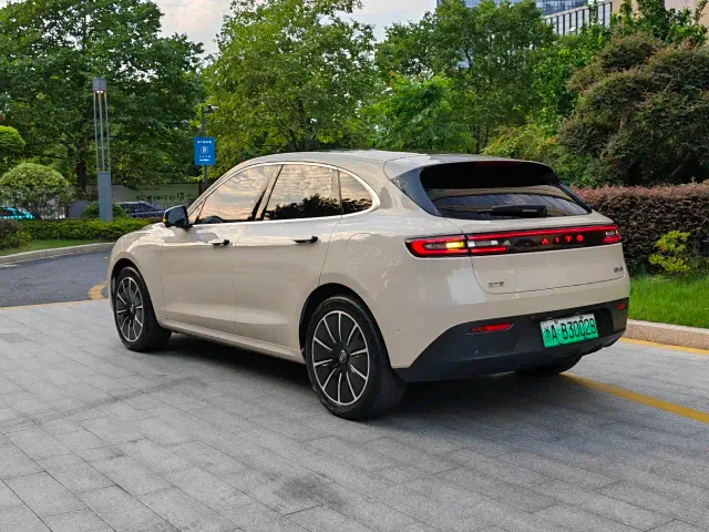 Aito M5 — Фото автомобиля 4