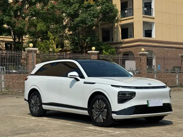 Xpeng G9 — Фото автомобиля 3