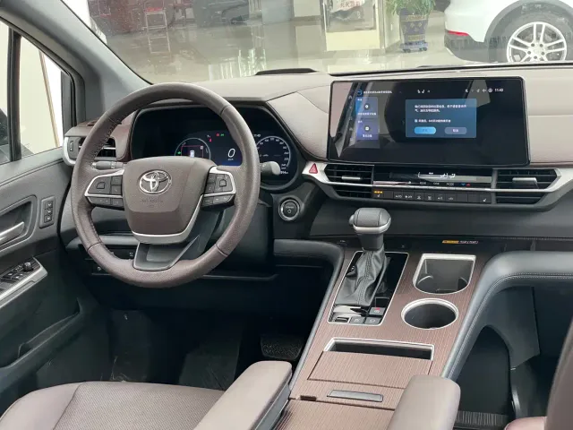 Toyota Granvia — Фото автомобиля 21