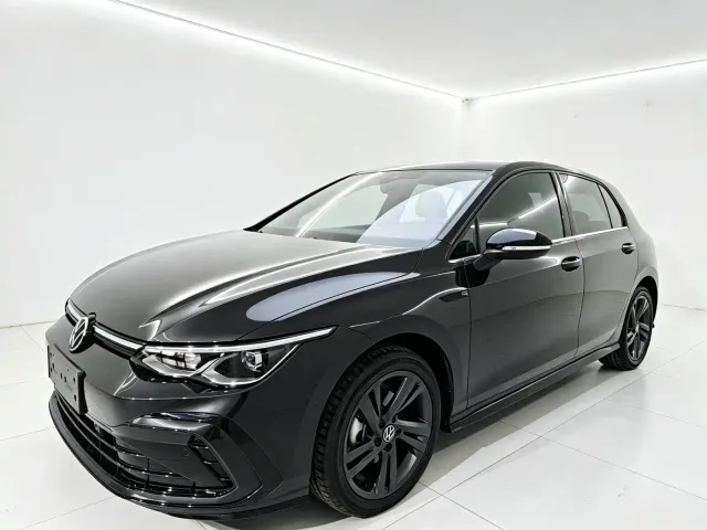Фотография автомобиля — Volkswagen Golf