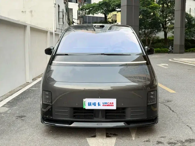 Li Auto MEGA — Фото автомобиля 2