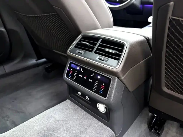 Audi A7L — Фото автомобиля 17