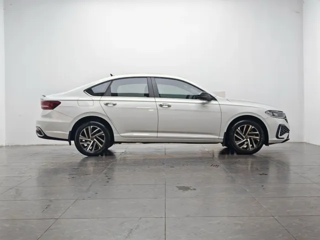 Volkswagen Lavida — Фото автомобиля 11