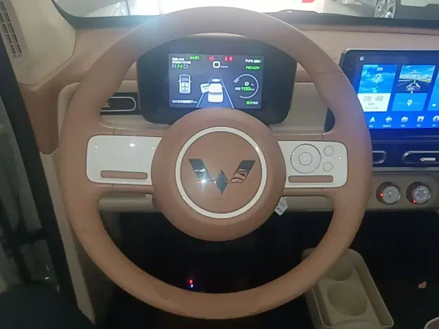 Wuling Hongguang Mini EV — Фото автомобиля 10